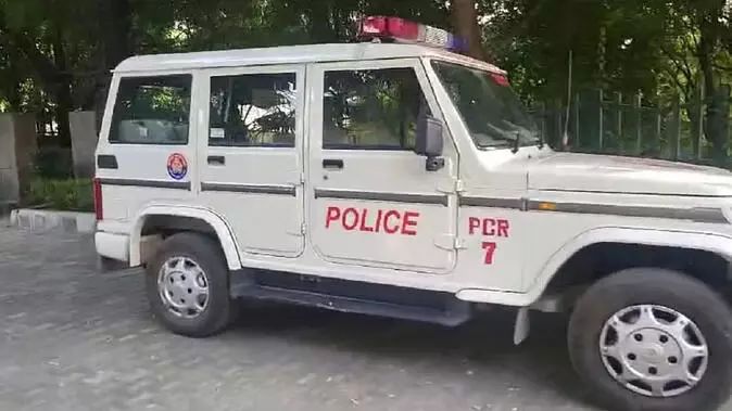 छात्रा से बर्बरता: स्कूल में छात्रों ने लात-घूंसों से पीटा, जमीन पर पटका, लड़की ने छेड़छाड़ का किया था विरोध छात्रा से बर्बरता: स्कूल में छात्रों ने लात-घूंसों से पीटा, जमीन पर पटका, लड़की ने छेड़छाड़ का किया था विरोध