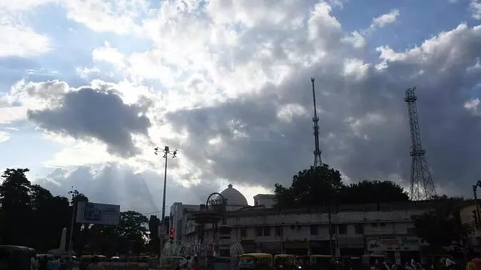 Delhi-NCR Weather: अगले 24 घंटे में बारिश की संभावना, जानें कितना गिरेगा तापमान, 17 अक्तूबर तक बदला रहेगा मौसम Delhi-NCR Weather: अगले 24 घंटे में बारिश की संभावना, जानें कितना गिरेगा तापमान, 17 अक्तूबर तक बदला रहेगा मौसम
