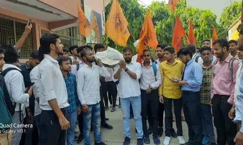 अलीगढ़_अखिल भारतीय विद्यार्थी परिषद अलीगढ़ महानगर द्वारा राजा महेंद्र प्रताप सिंह राज्य विश्वविद्यालय परीक्षाओं में 75 में से 75 प्रश्न हल करने वाला निर्णय लिया गया है अलीगढ़_अखिल भारतीय विद्यार्थी परिषद अलीगढ़ महानगर द्वारा राजा महेंद्र प्रताप सिंह राज्य विश्वविद्यालय परीक्षाओं में 75 में से 75 प्रश्न हल करने वाला निर्णय लिया गया है