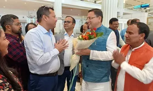 वैश्विक निवेशक सम्मेलन: रोड शो के लिए दुबई पहुंचे सीएम धामी, हुआ जोरदार स्वागत, कल निवेशकों के साथ करेंगे बैठक