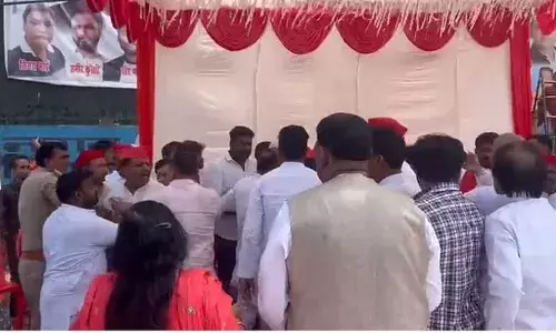 अखिलेश यादव: सपा विधायक और नगर अध्यक्ष के समर्थकों में मारपीट, विधायक ने भी की हाथापाई, पुलिस शांत कराया मामला