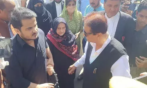 UP: आजम खां, बेटे अबदुल्ला और पत्नी को 7 साल की सजा, दो जन्म प्रमाण पत्र मामले में रामपुर कोर्ट का बड़ा फैसला