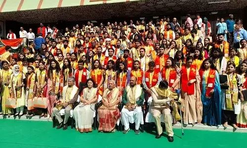 CCSU Convocation: राज्यपाल आनंदीबेन बोलीं- घर जाकर मां के गले में पहनाएं मेडल, दहेज मांगने वालों को कहा भिखारी