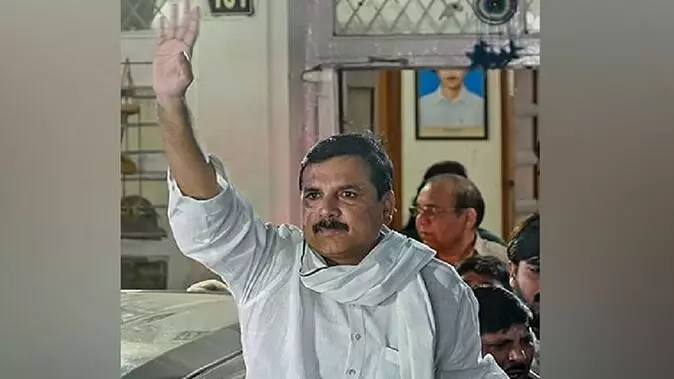 Liquor Scam: दिल्ली हाईकोर्ट से AAP सांसद संजय सिंह को बड़ा झटका, गिरफ्तारी के खिलाफ दाखिल याचिका खारिज Liquor Scam: दिल्ली हाईकोर्ट से AAP सांसद संजय सिंह को बड़ा झटका, गिरफ्तारी के खिलाफ दाखिल याचिका खारिज