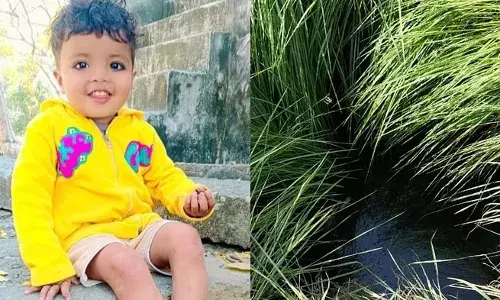 Varanasi: दादा के बिस्तर से गायब पोते का शव 24 घंटे बाद कुएं में मिला, चाचा पर ही हत्या का आरोप Varanasi: दादा के बिस्तर से गायब पोते का शव 24 घंटे बाद कुएं में मिला, चाचा पर ही हत्या का आरोप