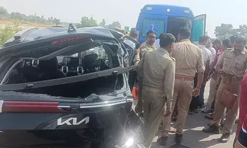 Kanpur Accident: जीटी रोड पर सड़क हादसा, तेज रफ्तार डंपर ने कार को मारी टक्कर, मां-बेटे की दर्दनाक मौत