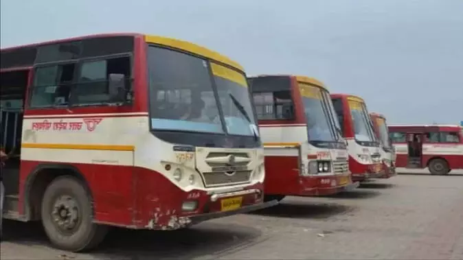 यूपी रोडवेज: निजी हाथों में सौंपी गई बसों की मरम्मत की जिम्मेदारी, कूलिंग, ब्रेक फेल की घटनाएं सबसे ज्यादा यूपी रोडवेज: निजी हाथों में सौंपी गई बसों की मरम्मत की जिम्मेदारी, कूलिंग, ब्रेक फेल की घटनाएं सबसे ज्यादा