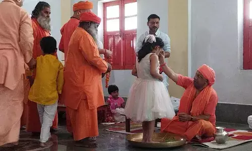 Navratri 2023: सीएम योगी ने पांव पखार किया कन्या पूजन, बोले- मातृशक्ति के प्रति सम्मान जरूरी Navratri 2023: सीएम योगी ने पांव पखार किया कन्या पूजन, बोले- मातृशक्ति के प्रति सम्मान जरूरी