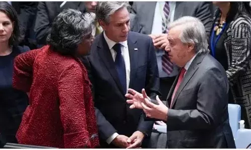 UN: हमास का पक्ष लेने पर संयुक्त राष्ट्र महासचिव पर भड़का इस्राइल, कहा- जल्द दें अपना इस्तीफा UN: हमास का पक्ष लेने पर संयुक्त राष्ट्र महासचिव पर भड़का इस्राइल, कहा- जल्द दें अपना इस्तीफा