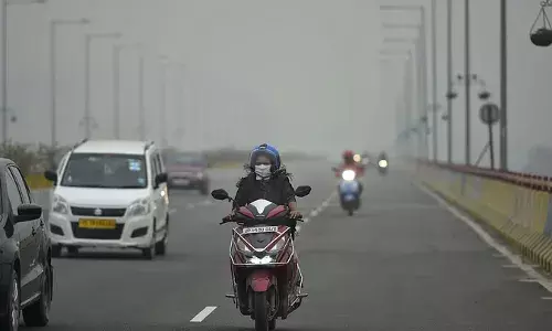 Delhi Air Pollution: दिल्ली की जहरीली हवा में मामूली सुधार, जानिए दशहरा के बाद कितना रहा एक्यूआई Delhi Air Pollution: दिल्ली की जहरीली हवा में मामूली सुधार, जानिए दशहरा के बाद कितना रहा एक्यूआई