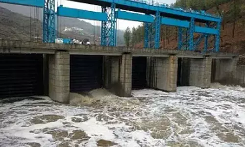 Almora Kosi Barrage: आठ साल में 45 लाख लीटर घट गया कोसी बैराज का पानी, गाद निकालने में छूट रहे पसीने