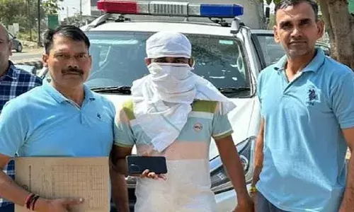 Elvish Yadav: एक करोड़ चाहिए, नहीं तो... बिग बॉस ओटीटी 2 के विजेता एल्विश से मांगी रंगदारी, आरोपी गिरफ्तार Elvish Yadav: एक करोड़ चाहिए, नहीं तो... बिग बॉस ओटीटी 2 के विजेता एल्विश से मांगी रंगदारी, आरोपी गिरफ्तार