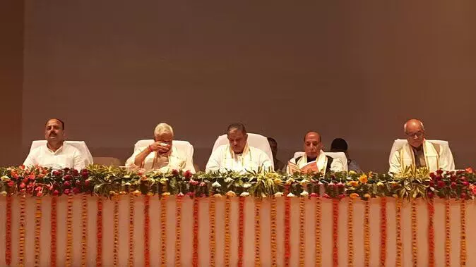 Lucknow: रक्षामंत्री राजनाथ सिंह बोले - मैं आरएसएस का कार्यकर्ता हूं, संघ के आदेश को कभी नहीं टालता Lucknow: रक्षामंत्री राजनाथ सिंह बोले - मैं आरएसएस का कार्यकर्ता हूं, संघ के आदेश को कभी नहीं टालता