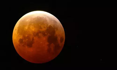 Chandra Grahan 2023 Time: आज एक घंटा 22 मिनट रहेगा चंद्र ग्रहण, सूतक काल में मंदिरों के कपाट रहेंगे बंद Chandra Grahan 2023 Time: आज एक घंटा 22 मिनट रहेगा चंद्र ग्रहण, सूतक काल में मंदिरों के कपाट रहेंगे बंद