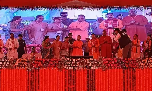 UP: औरैया पहुंचे सीएम योगी आदित्यनाथ, करोड़ों की परियोजनाओं का करेंगे लोकार्पण और शिलान्यास