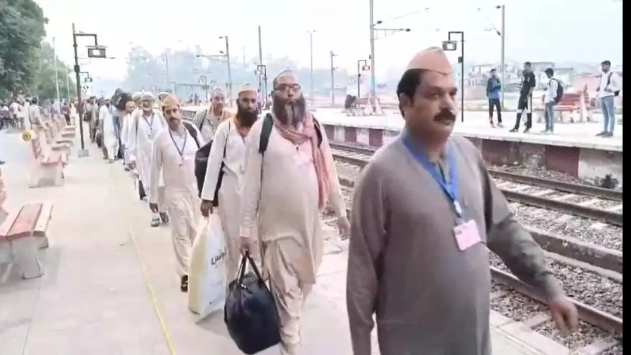 पाकिस्तान से 107 जायरीनों का दस्ता पहुंचा रुड़की, खुफिया एजेंसियां! हुई सतर्क | पाकिस्तान से 107 जायरीनों का दस्ता पहुंचा रुड़की, खुफिया एजेंसियां! हुई सतर्क |