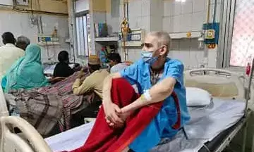 मोक्ष के लिए फ्रांस से काशी आए माइकल: मुमुक्ष भवन में नहीं मिली जगह, 2 नॉवेल पास में और अस्पताल में हैं भर्ती मोक्ष के लिए फ्रांस से काशी आए माइकल: मुमुक्ष भवन में नहीं मिली जगह, 2 नॉवेल पास में और अस्पताल में हैं भर्ती