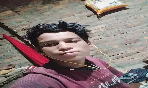 हल्द्वानी में सड़क हादसा: बस ने साइकिल सवार किशोर को मारी टक्कर, मौत, लोगों ने जमकर किया हंगामा हल्द्वानी में सड़क हादसा: बस ने साइकिल सवार किशोर को मारी टक्कर, मौत, लोगों ने जमकर किया हंगामा