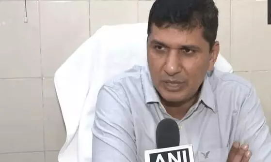 AAP का हल्लाबोल जारी: सीएम केजरीवाल से पूछताछ पर सौरभ भारद्वाज बोले, अब तो जेल से चलेगी पार्टी और सरकार AAP का हल्लाबोल जारी: सीएम केजरीवाल से पूछताछ पर सौरभ भारद्वाज बोले, अब तो जेल से चलेगी पार्टी और सरकार