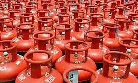 Commercial LPG: वाणिज्यिक LPG गैस सिलेंडर की कीमतों में 100 रु की बढ़ोतरी, दो महीने में दूसरी बार बढ़े दाम Commercial LPG: वाणिज्यिक LPG गैस सिलेंडर की कीमतों में 100 रु की बढ़ोतरी, दो महीने में दूसरी बार बढ़े दाम