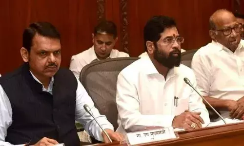 Maratha Reservation: सर्वदलीय बैठक में 32 नेता, आरक्षण पर आम सहमति, CM की अपील- सरकार के प्रयास पर भरोसा रखें Maratha Reservation: सर्वदलीय बैठक में 32 नेता, आरक्षण पर आम सहमति, CM की अपील- सरकार के प्रयास पर भरोसा रखें