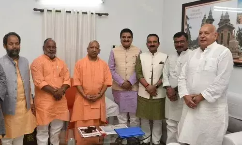 काशी में सीएम का दूसरा दिन: सर्किट हाउस में नेताओं से की विकास पर चर्चा, देव दीपावली पर दिये ये निर्देश काशी में सीएम का दूसरा दिन: सर्किट हाउस में नेताओं से की विकास पर चर्चा, देव दीपावली पर दिये ये निर्देश