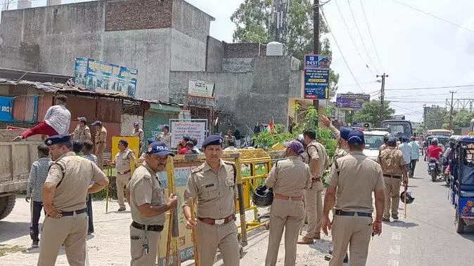 Roorkee: उपचार कराकर लौट रहे घायल को पीट-पीटकर मार डाला, पूर्व सभासद सहित 13 नामजद, बस्ती में पुलिस तैनात Roorkee: उपचार कराकर लौट रहे घायल को पीट-पीटकर मार डाला, पूर्व सभासद सहित 13 नामजद, बस्ती में पुलिस तैनात
