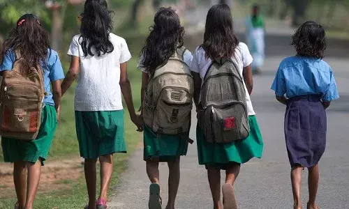 Uttarakhand: प्रार्थना सभा में एक साथ बेहोश हुई कई छात्राएं, अभिभावकों में दहशत, स्कूल प्रशाशन ने बताई ये वजह Uttarakhand: प्रार्थना सभा में एक साथ बेहोश हुई कई छात्राएं, अभिभावकों में दहशत, स्कूल प्रशाशन ने बताई ये वजह