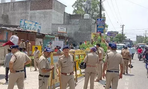 Roorkee: उपचार कराकर लौट रहे घायल को पीट-पीटकर मार डाला, पूर्व सभासद सहित 13 नामजद, बस्ती में पुलिस तैनात Roorkee: उपचार कराकर लौट रहे घायल को पीट-पीटकर मार डाला, पूर्व सभासद सहित 13 नामजद, बस्ती में पुलिस तैनात