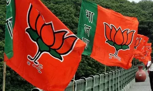 Uttarakhand Politics: प्रदेश में एससी-एसटी वोट साधने के लिए होंगे सम्मेलन, भाजपा ने निश्चित्त की जिम्मेदारी Uttarakhand Politics: प्रदेश में एससी-एसटी वोट साधने के लिए होंगे सम्मेलन, भाजपा ने निश्चित्त की जिम्मेदारी