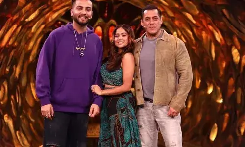 Bigg Boss 17: Salman Khan ने Elvish Yadav से विवाद पर लिए जमकर मजे, नेशनल TV पर यूट्यूबर को दी बड़ी सलाह Bigg Boss 17: Salman Khan ने Elvish Yadav से विवाद पर लिए जमकर मजे, नेशनल TV पर यूट्यूबर को दी बड़ी सलाह