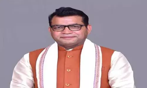 Rudrapur: नवजात की मौत से आहत विधायक ने खोया आपा, कहा-पुलिस खड़ी है, सूत दूंगा तुम्हें...मार-मारकर दौड़ा दूंगा