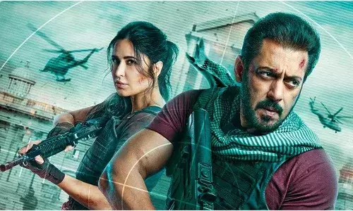 एडवांस बुकिंग में भी दिखी टाइगर की दहाड़, शाहरुख की पठान और जवान के आगे कहां ठहरी? जानें एडवांस बुकिंग में भी दिखी टाइगर की दहाड़, शाहरुख की पठान और जवान के आगे कहां ठहरी? जानें