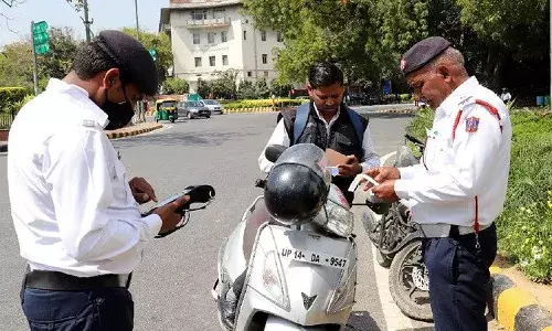 दिल्ली में ऑड-ईवन नियम पर लगी रोक? सुप्रीम कोर्ट की समीक्षा का इंतजार कर रही है सरकार दिल्ली में ऑड-ईवन नियम पर लगी रोक? सुप्रीम कोर्ट की समीक्षा का इंतजार कर रही है सरकार