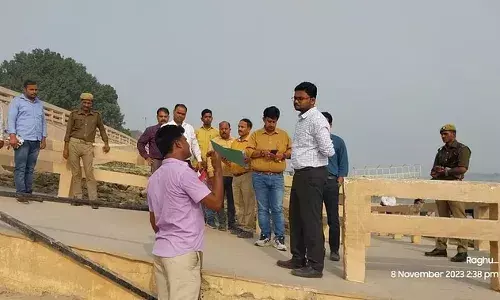 Varanasi: काशी के नए नगर आयुक्त अक्षत वर्मा ने नमो घाट का किया निरीक्षण, देव दीपावली को लेकर दिए ये निर्देश Varanasi: काशी के नए नगर आयुक्त अक्षत वर्मा ने नमो घाट का किया निरीक्षण, देव दीपावली को लेकर दिए ये निर्देश