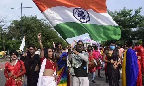 Lucknow News : यूपी में ट्रांसजेंडरों को आरक्षण दिए जाने की तैयारी, जिलों में कराया जा रहा सर्वे Lucknow News : यूपी में ट्रांसजेंडरों को आरक्षण दिए जाने की तैयारी, जिलों में कराया जा रहा सर्वे