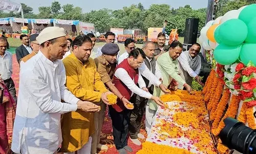 Uttarakhand Foundation Day: रुद्रपुर में मनाया राज्य स्थापना दिवस, दिवंगत आंदोलनकारियों को दी श्रद्धांजलि