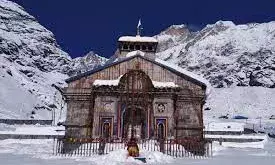 धामों में बर्फबारी, कड़ाके की ठंड के बीच श्रद्धालु कर रहे दर्शन... धामों में बर्फबारी, कड़ाके की ठंड के बीच श्रद्धालु कर रहे दर्शन...