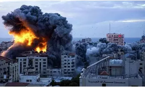 Israel War: आईडीएफ का दावा- हमास के दो प्रमुख कमांडरों को उतारा मौत के घाट, ईयू ने किया युद्धविराम का आह्वान