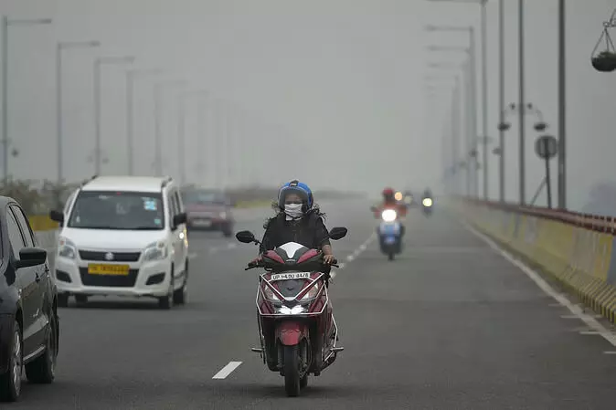 Pollution: जहरीली होती जा रही राजधानी की आबोहवा, 500 पार पहुंचा AQI; जानें दिल्लीवासियों को कब मिलेगी राहत Pollution: जहरीली होती जा रही राजधानी की आबोहवा, 500 पार पहुंचा AQI; जानें दिल्लीवासियों को कब मिलेगी राहत