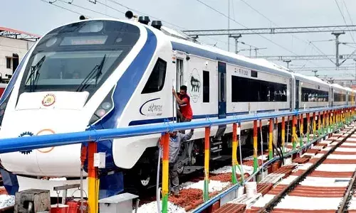 खुशखबरी: गोरक्षनगरी से लखनऊ के रास्ते कुंभनगरी तक दौड़ेगी वंदेभारत, रेलवे बोर्ड ने दी विस्तार की मंजूरी