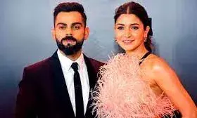 स्टेडियम से विराट कोहली और टीम इंडिया का हौसला बढ़ती दिखीं अनुष्का, तस्वीरें वायरल स्टेडियम से विराट कोहली और टीम इंडिया का हौसला बढ़ती दिखीं अनुष्का, तस्वीरें वायरल