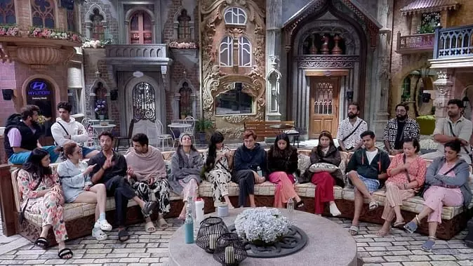 Bigg Boss 17: बिग बॉस 17 में आया नया मोड़, घर के एक सदस्य को अचानक जाना होगा बाहर Bigg Boss 17: बिग बॉस 17 में आया नया मोड़, घर के एक सदस्य को अचानक जाना होगा बाहर