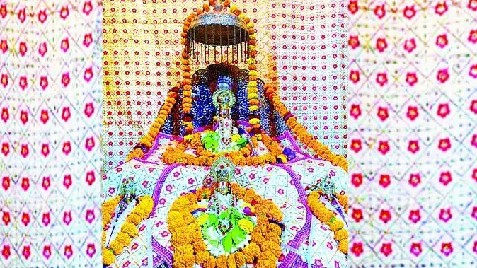 Ayodhya: दुनिया में सबसे अनोखी होगी रामलला की मूर्ति, भगवान राम के अलावा श्रीहरि के 10 अवतारों के होंगे दर्शन Ayodhya: दुनिया में सबसे अनोखी होगी रामलला की मूर्ति, भगवान राम के अलावा श्रीहरि के 10 अवतारों के होंगे दर्शन