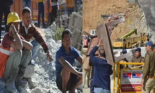 Uttarkashi Tunnel: मजदूरों ने 11 दिन बाद किया ब्रश, बदले कपड़े...बताया सुरंग के अंदर गुजरे एक-एक दिन का हाल Uttarkashi Tunnel: मजदूरों ने 11 दिन बाद किया ब्रश, बदले कपड़े...बताया सुरंग के अंदर गुजरे एक-एक दिन का हाल