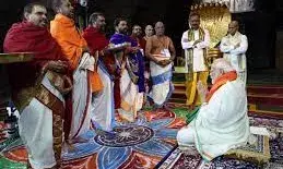 PM said-140 करोड़ भारतीयों के स्वास्थ्य के लिए प्रार्थना की:तिरुपति मंदिर में पूजा करने पहुंचे थे; तेलंगाना में दो चुनावी रैलियों को संबोधित करेंगे | PM said-140 करोड़ भारतीयों के स्वास्थ्य के लिए प्रार्थना की:तिरुपति मंदिर में पूजा करने पहुंचे थे; तेलंगाना में दो चुनावी रैलियों को संबोधित करेंगे |