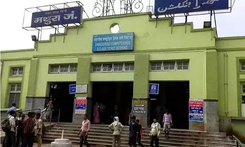 रेलवे यात्रियों के लिए मुसीबत: ट्रेनों में हुई धक्कामुक्की, 709 ने बुकिंग कराई निरस्त; जानें वजह