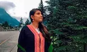 प्यार की खातिर पाकिस्तान गई अंजू देर रात पहुंची दिल्ली, एयरपोर्ट पर बचती रही मीडिया के सवालों से |