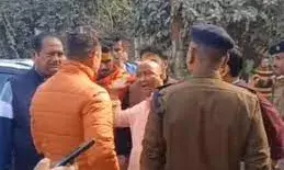 जब हनुमान भक्त विधायक ने अफसर पर तानी मुष्ठिका...अब वीडियो वायरल हुआ तो दी सफाई | जब हनुमान भक्त विधायक ने अफसर पर तानी मुष्ठिका...अब वीडियो वायरल हुआ तो दी सफाई |