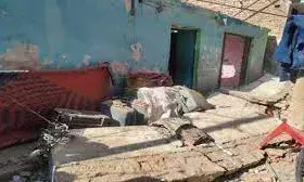 गली सकरी होने से मदद के लिए नहीं पहुंच सका कोई वाहन, मदद के लिए लगा रहे थे चीख गली सकरी होने से मदद के लिए नहीं पहुंच सका कोई वाहन, मदद के लिए लगा रहे थे चीख